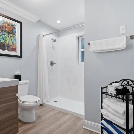 Refined 2br Escape On Frenchmen Street W Pool Aparthotel