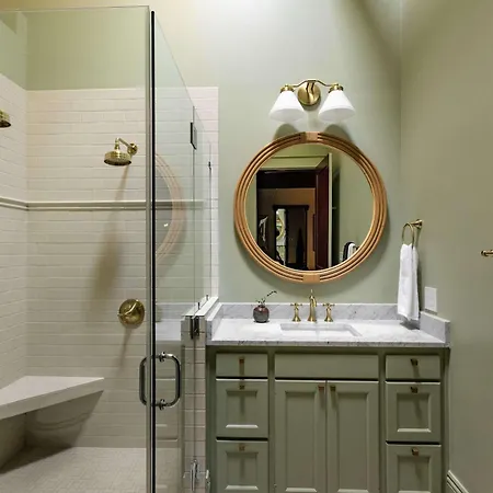 Holiday home Luxury On Magazine St Heated Plunge Pool