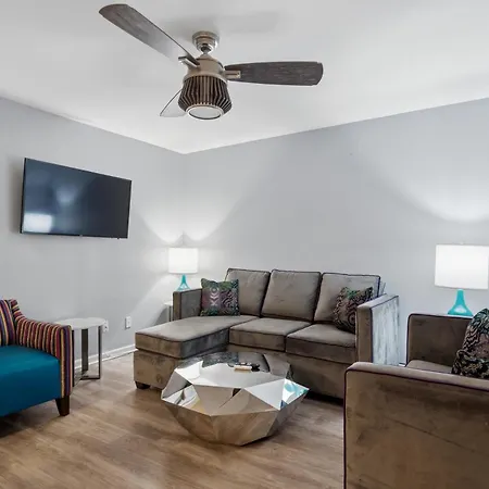 1br Frenchmen W Pool, Hot Tub & Balcony *