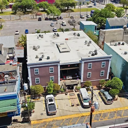 Frenchmen St 2br Hideaway W Pool & Hot Tub Aparthotel