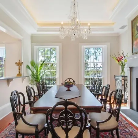 Historic Cbd Townhomes With Courtyard Holiday home New Orleans