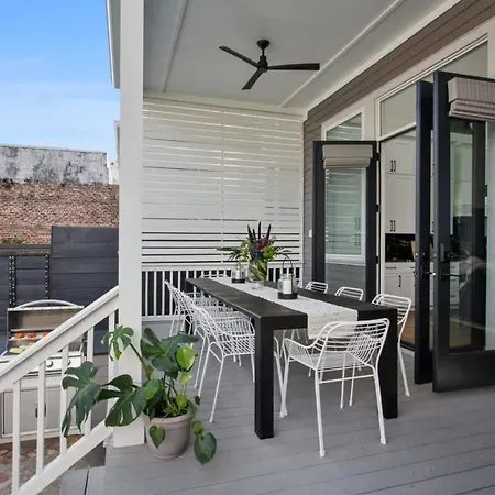 Holiday home Designer 10-bedroom Compound Heated Pools & Hot Tubs