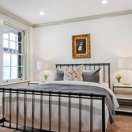 Historic Cbd Townhomes With Courtyard Holiday home New Orleans