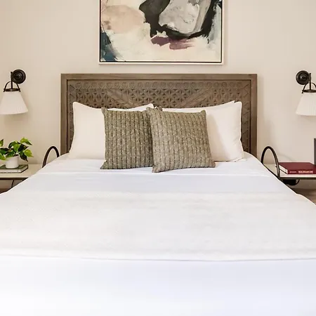 New Private With Pool And Near Fq