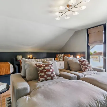Holiday home Chic Nola Heated Pool &