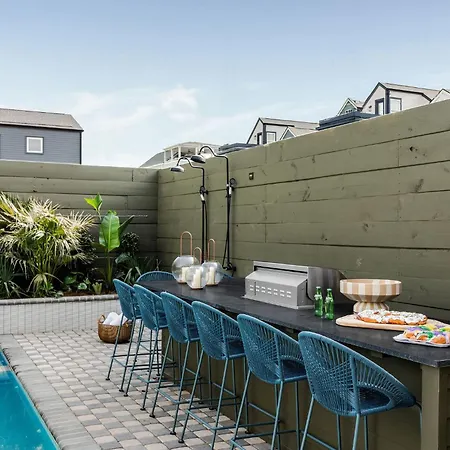 Holiday home Modern New Homes Heated Pools And Spas