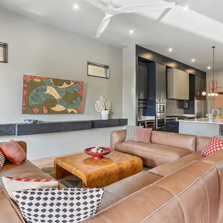 Lower Garden District Luxury Combo Pool & Hottub Holiday home *