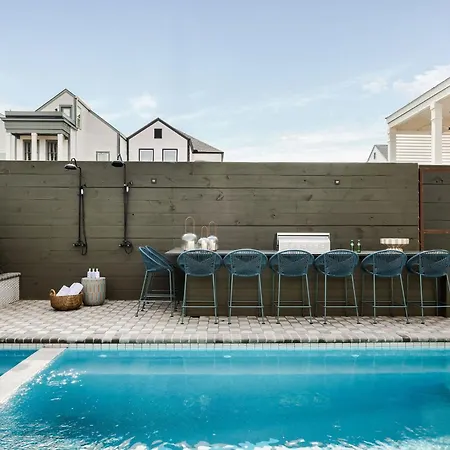 Modern New Homes Heated Pools And Spas Holiday home *