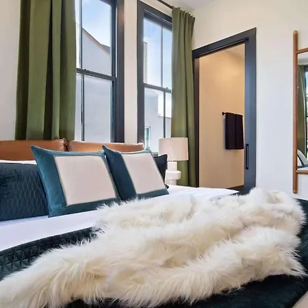 Spacious Nola Combo 2 Units & Shared Pool