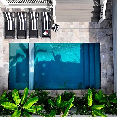 Holiday home Stylish 7 Bedroom Luxe Heated Pool &