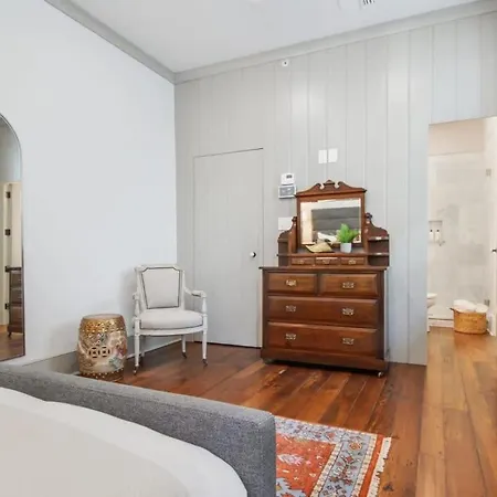 Historic Cbd Townhomes With Courtyard Holiday home