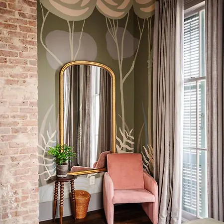 Luxury French Quarter & Heated Pool Holiday home
