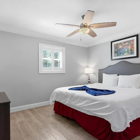 Frenchmen Private Wd Pool & Hot Tub Access Aparthotel