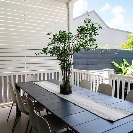 New Private With Pool And Near Fq Holiday home *