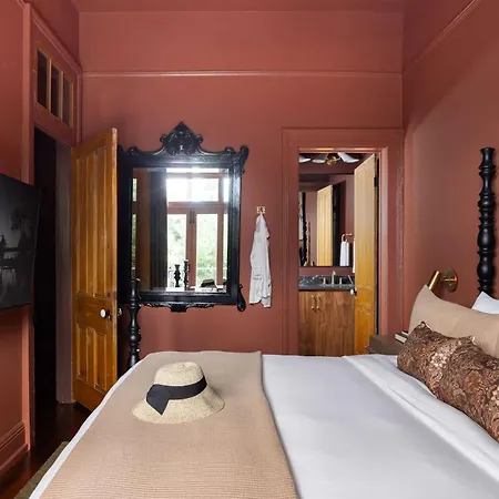Holiday home Boutique 9br With Pool Steps From French Q *