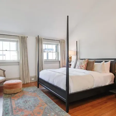 Holiday home Historic Cbd Townhomes With Courtyard New Orleans