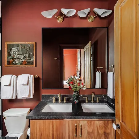 Boutique 9br With Pool Steps From French Q Holiday home *