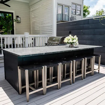 New Private With Pool And Near Fq New Orleans