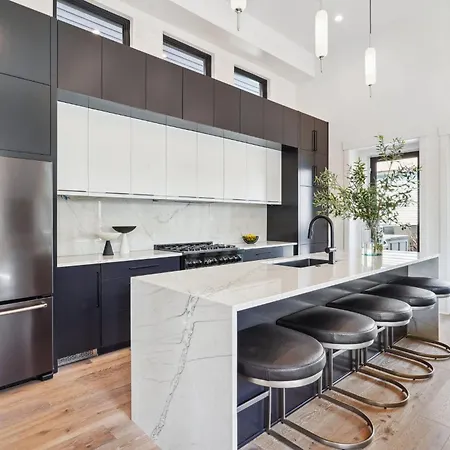 Bywater Retreat With Heated Pool And Roof Deck