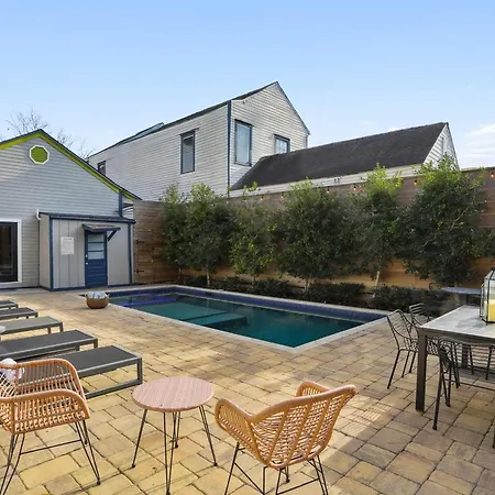 Holiday home Historic 8br With Pool Hot Tub