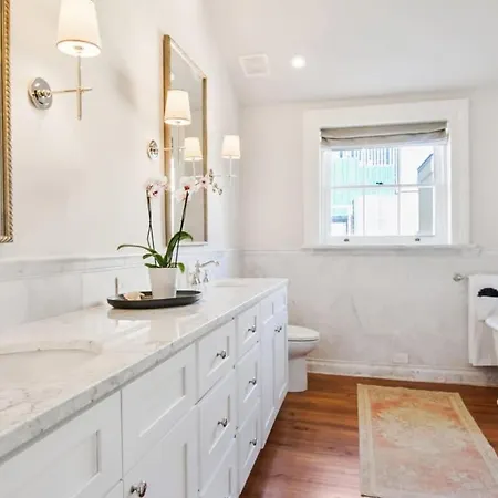 Historic Cbd Townhomes With Courtyard Holiday home
