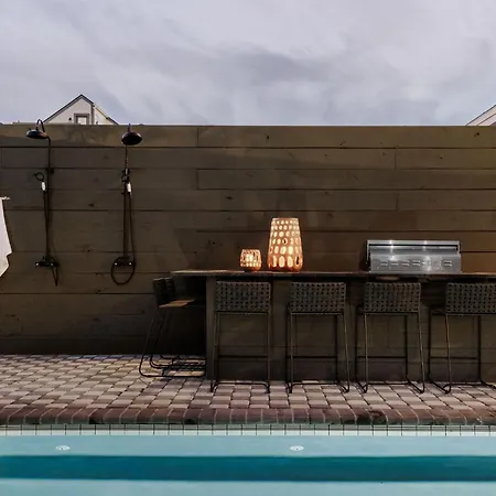 Luxury New Heated Pool And *