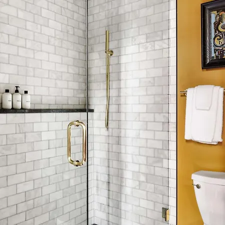 Boutique 9br With Pool Steps From French Q *