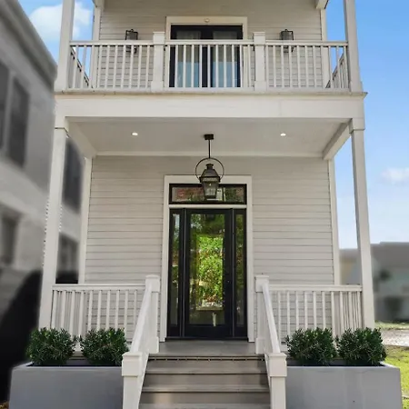 New Private With Pool And Near Fq Holiday home