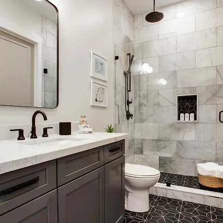 14br Downtown Combo & Shared Seasonal Pool *