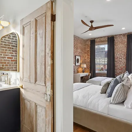 10 Bed & 10 Bath Luxury Cbd - Private Pool Holiday home New Orleans