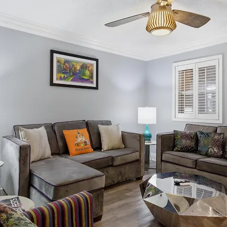 Chic 1br Retreat On Frenchmen Street W Pool Aparthotel 3*
