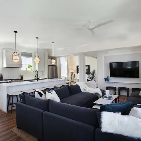 Luxe 19br Combo & Private Backyard With Pool * New Orleans
