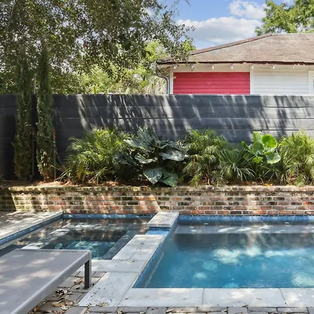 Designer On Magazine Pool And * New Orleans