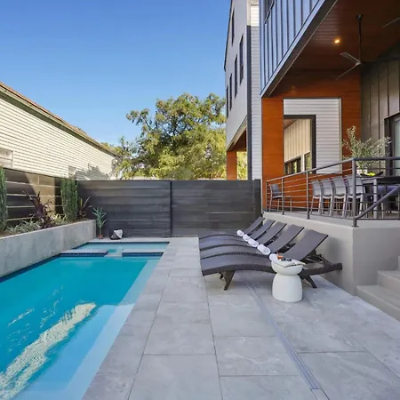 Holiday home Bywater Retreat With Heated Pool And Roof Deck