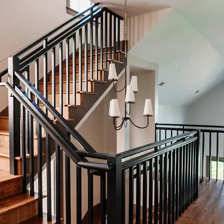 Holiday home 2 Designer Homes 14 Bedrooms Walk To St Charles *