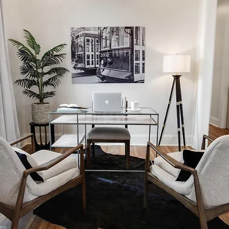 Holiday home 14br Downtown Combo & Shared Seasonal Pool