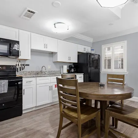 Aparthotel Frenchmen 1br Escape W Pool & Hot Tub Access