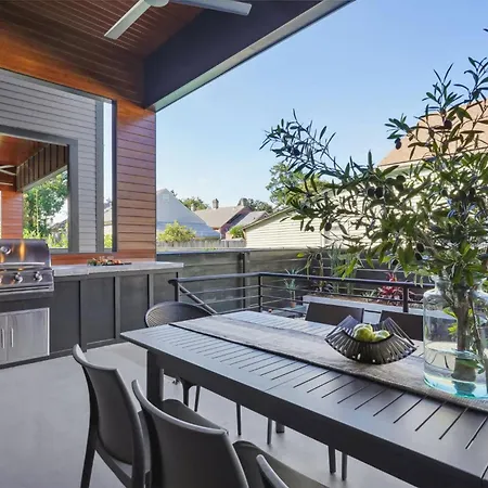 Holiday home Bywater Retreat With Heated Pool And Roof Deck