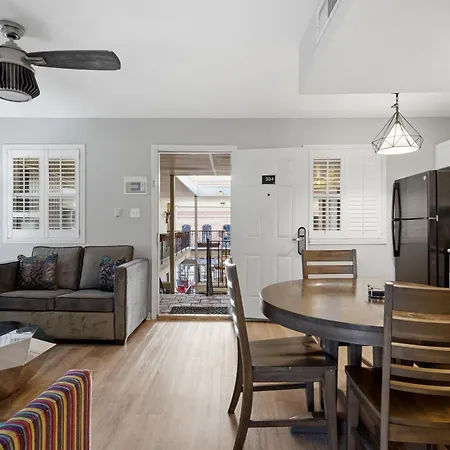 Aparthotel Frenchmen St 2br Hideaway W Pool & Hot Tub