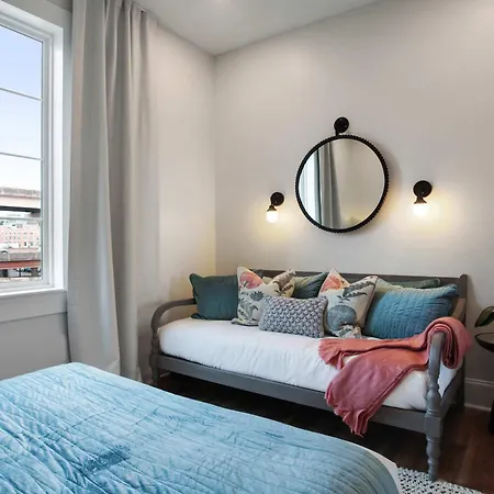 Holiday home Luxe 19br Combo & Private Backyard With Pool New Orleans