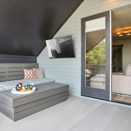 Lower Garden District Luxury Combo Pool & Hottub * New Orleans