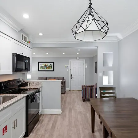 Frenchmen 2br Retreat W Pool & Hot Tub Access