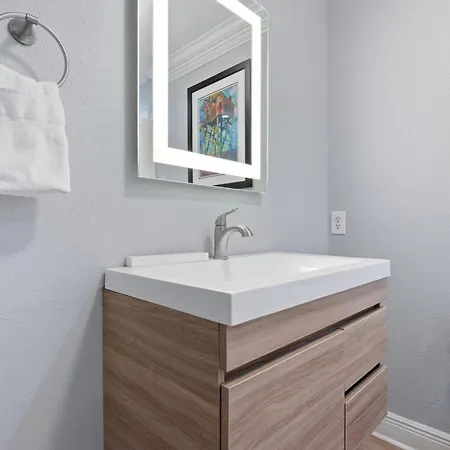 Elegant 1br W Pool & Hot Tub On Frenchmen St Aparthotel New Orleans