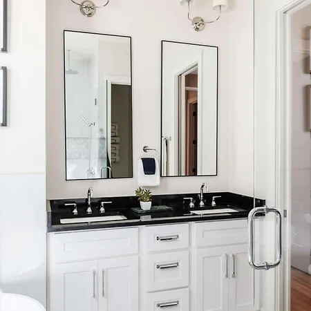 2 Designer Homes 14 Bedrooms Walk To St Charles New Orleans