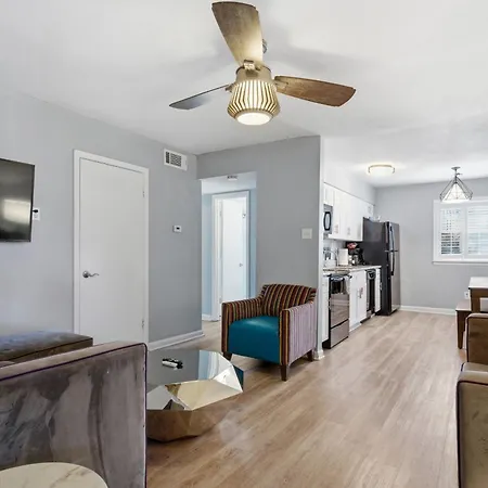 Frenchmen St 2br Hideaway W Pool & Hot Tub