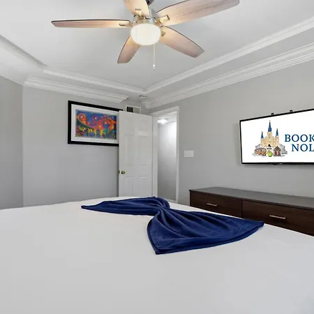 Aparthotel Refined 2br Escape On Frenchmen Street W Pool