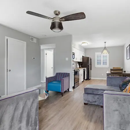 Aparthotel Frenchmen St 2br Hideaway W Pool & Hot Tub 3*