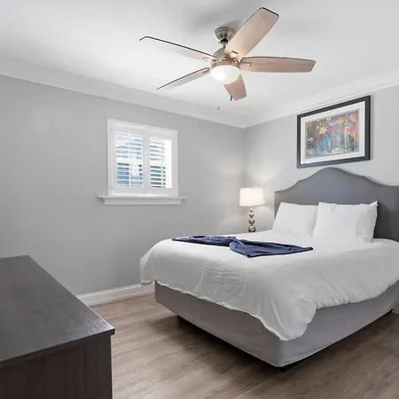 Aparthotel Frenchmen 2br Retreat W Pool & Hot Tub Access 3*