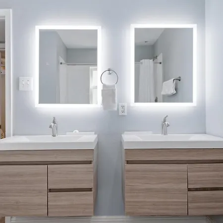 Aparthotel Refined 2br Escape On Frenchmen Street W Pool