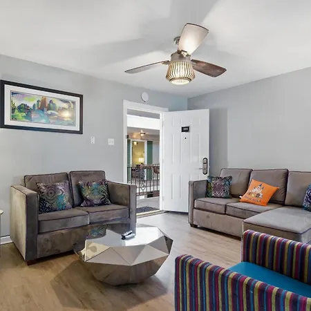 Frenchmen St 2br Hideaway W Pool & Hot Tub